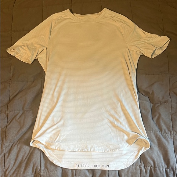 Lululemon shirt - Picture 1 of 2